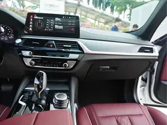 2022 BMW 5 Series 5 530Li M, белый — фото 23