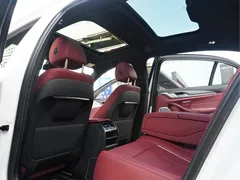 2022 BMW 5 Series 5 530Li M, белый — фото 26
