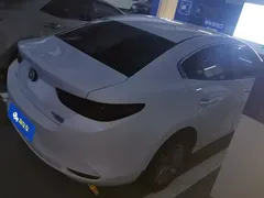 2021 Mazda 3 2.0L AT, белый — фото 2