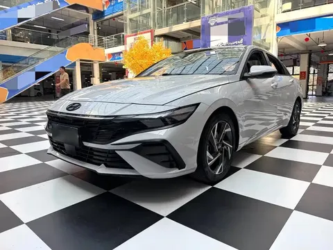 2023 Hyundai Elantra 1.5L CVT LUX Premium