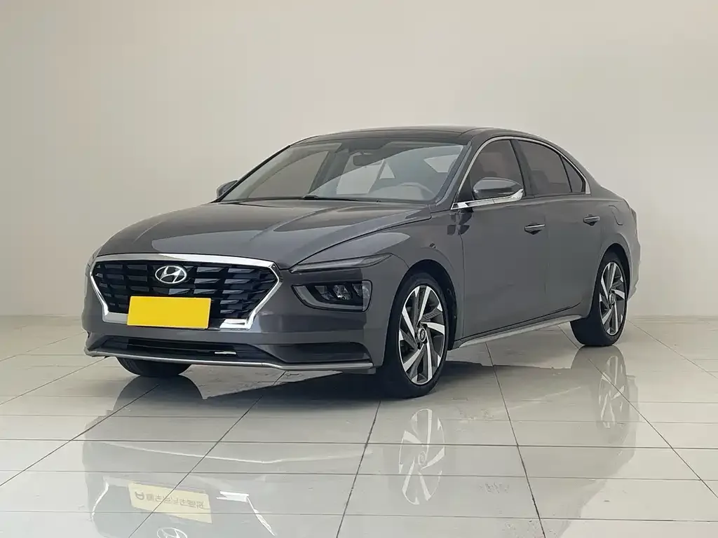 2021 Hyundai Mistra 1.8L CVT LUX Premium