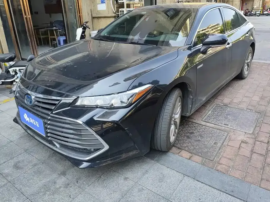 2019 Toyota Avalon Hybrid 2.5L Luxury VI