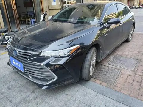 2019 Toyota Avalon Hybrid 2.5L Luxury VI