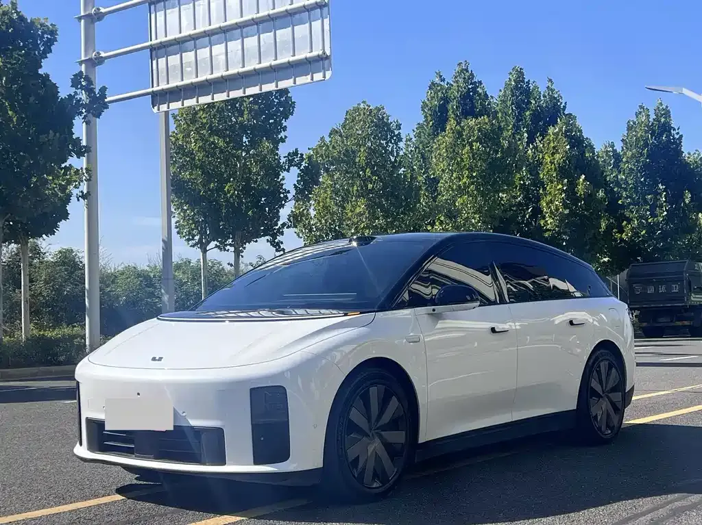 2025 Li Auto i6 4WD