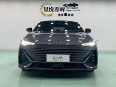 2022 Changan UNI-V 1.5T Premium — фото 2
