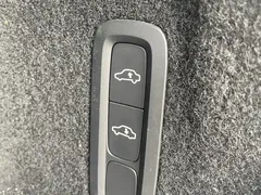 2022 Volvo XC60 T8 PHEV Long Range 4WD Luxury — фото 22
