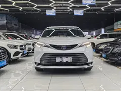 2021 Toyota Sienna 2.5L Hybrid Ultimate, белый — фото 2