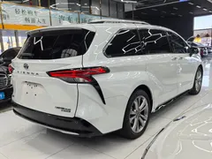 2021 Toyota Sienna 2.5L Hybrid Ultimate, белый — фото 6