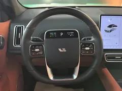 2025 Li Auto L7 Ultra, белый — фото 15