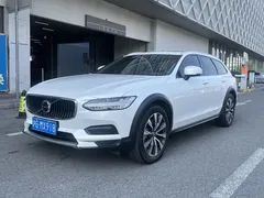 2023 Volvo V90 Cross Country B5 AWD, белый — фото 1