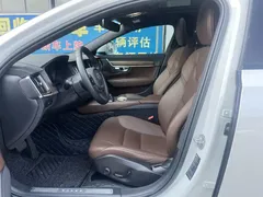 2023 Volvo V90 Cross Country B5 AWD, белый — фото 6