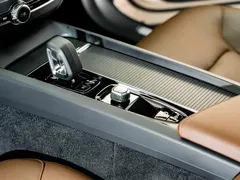 2023 Volvo XC60 B5 4WD Luxury — фото 11