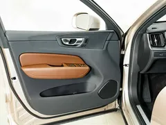 2023 Volvo XC60 B5 4WD Luxury — фото 16