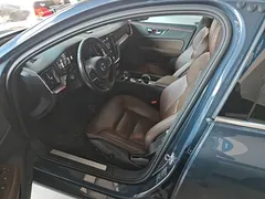 2022 Volvo S60 B4 Luxury, синий — фото 15