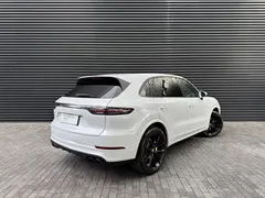 2021 Porsche Cayenne E-Hybrid 2.0T PHEV, белый — фото 3