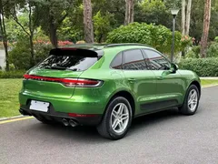 2021 Porsche Macan 2.0T, зелёный — фото 15