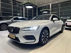 2023 Volvo S60 B4 Luxury, белый — фото 1