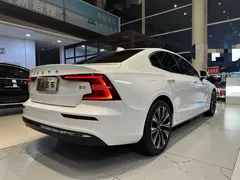 2023 Volvo S60 B4 Luxury, белый — фото 6