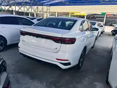 2022 Geely Emgrand 4th Gen 1.5L CVT Luxury, белый — фото 11