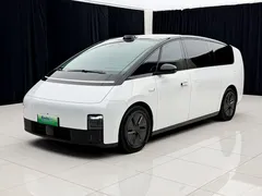 2024 Li Auto MEGA Ultra, белый — фото 1