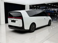 2024 Li Auto MEGA Ultra, белый — фото 14