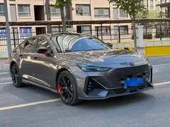 2022 Changan UNI-V 1.5T — фото 3