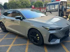 2022 Changan UNI-V 1.5T — фото 1