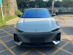 2022 Changan UNI-V 1.5T — фото 2