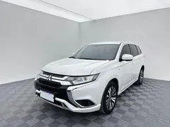 2021 Mitsubishi Outlander 2.0L 2WD 5, белый — фото 1