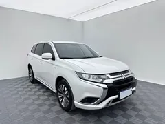 2021 Mitsubishi Outlander 2.0L 2WD 5, белый — фото 3