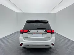 2021 Mitsubishi Outlander 2.0L 2WD 5, белый — фото 5