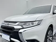 2021 Mitsubishi Outlander 2.0L 2WD 5, белый — фото 7