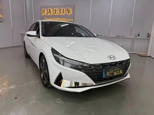 2022 Hyundai Elantra 1.5L CVT LUX Premium
