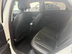 2022 Hyundai Elantra 1.5L CVT LUX Premium, белый — фото 5