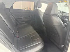 2022 Hyundai Elantra 1.5L CVT LUX Premium, белый — фото 7