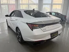 2022 Hyundai Elantra 1.5L CVT LUX Premium, белый — фото 15