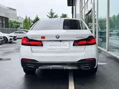 2022 BMW 5 Series 5 530Li M, белый — фото 3