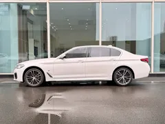 2022 BMW 5 Series 5 530Li M, белый — фото 4