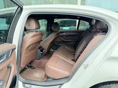 2022 BMW 5 Series 5 530Li M, белый — фото 7