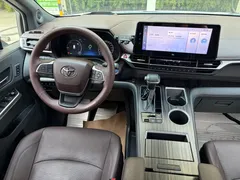 2021 Toyota Sienna 2.5L Hybrid Platinum, белый — фото 9