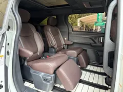 2021 Toyota Sienna 2.5L Hybrid Platinum, белый — фото 15