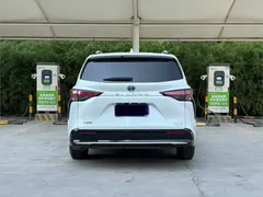 2021 Toyota Sienna 2.5L Hybrid Platinum, белый — фото 17