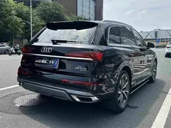 2022 Audi Q7 55 TFSI quattro S line, чёрный — фото 7