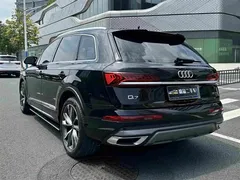2022 Audi Q7 55 TFSI quattro S line, чёрный — фото 9