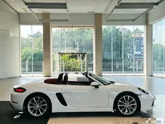 2022 Porsche 718 Boxster 2.0T, белый — фото 6