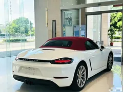 2022 Porsche 718 Boxster 2.0T, белый — фото 9