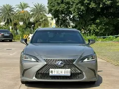 2021 Lexus ES 300h — фото 2