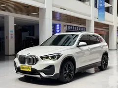 2021 BMW X1, белый — фото 1