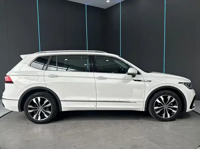 2022 Volkswagen Tiguan L 330TSI AT 2WD R-Line