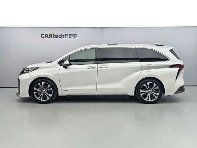 2022 Toyota Granvia 2.5L Hybrid